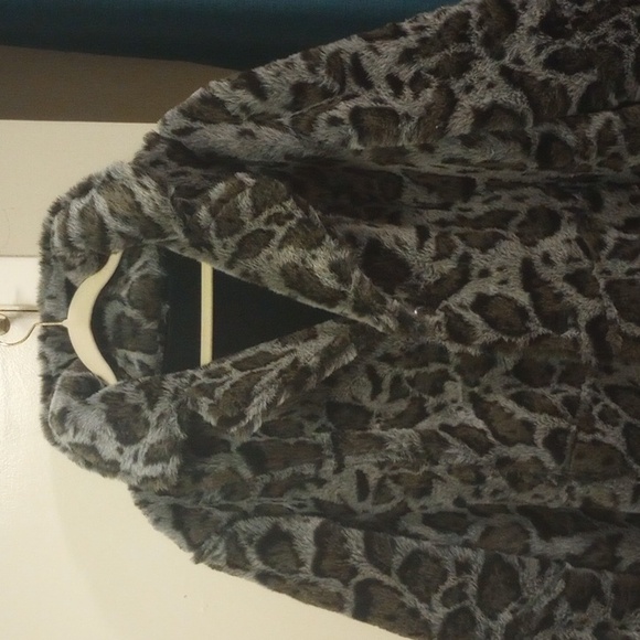 Reversible Leather Faux Fur Coat - Picture 10 of 17